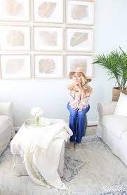 Ich hab spontan beschlossen mal ein paar meiner selbst gezeichneten bilder da anzuheften und dass ist draus. The Easiest Way To Hang A Gallery Wall House Full Of Summer Coastal Home Lifestyle