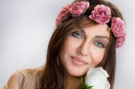 Γαλάζιο και λευκό + remixes (2004) τα μάτια μου ανοίγω, βλέπω γαλάζιο ουρανό. Otan H Kaith Garmph Apanta Se Fans Sto Twitter Emeis Ypoklinomaste Ladylike Gr