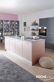 Trend Kuche In Quarz Grau Hochglanz Kuche Sleepy Eyes In 2020 Trends Kuchen Kuche Und Einbaukuche