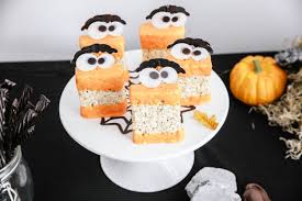 Diy Halloween Dessert Table Let S Mingle Blog Halloween Dessert Table Diy Halloween Desserts Dessert Table