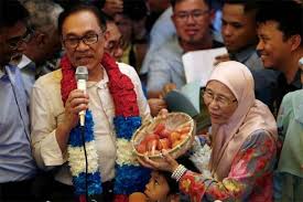 Together they have six children: Malaysia S Anwar Walks Free Won T Join Cabinet Any Time Soon