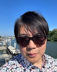 Bonjour Paris 🇫🇷 Hope to see you all at the Fnac Ternes where I will be  playing a showcase and signing some records from 15.00 🙌