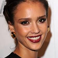 Nancy McKenna (played by Jessica Alba) outfits