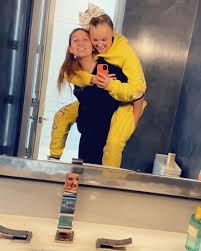 However, there was a time at the start of 2020 that made fans believe that jojo was seeing a boyfriend. Jojo Siwa Celebrates First Valentine S Day With Girlfriend Kylie People Com