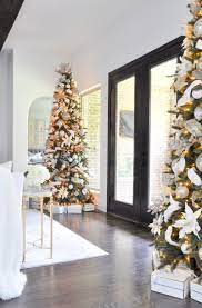 Looking For A Christmas Home Tour That Will Offer Inspiration For Nearly Every Room In Your Hom Christmas Decorations For The Home Christmas Home Holiday Decor