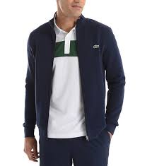 On les porte alors avec des chemises à carreaux ou des pulls et polos à col contrasté. Soldes Gilet Bleu Lacoste En Stock