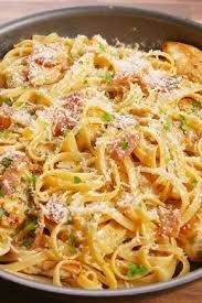 This Creamy Pasta Is Dinnergoals Http Www Delish Com Cooking Recipe Ideas Recipes A48598 Chicken Carbonara Recipe Chicken Carbonara Pasta Carbonara Recipe