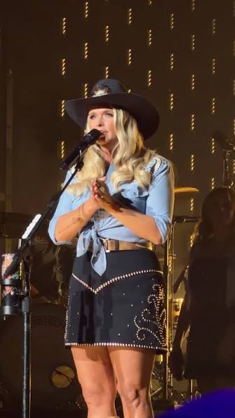 Miranda Lambert officially opened Nashville’s newest venue, The Truth, and  gave fans a first listen to her new album ‘Crisco’!