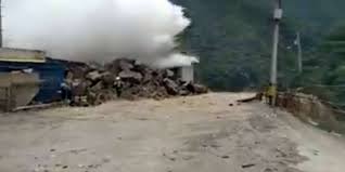 East lee usa massachusetts 24. 125 Mile Area Evacuated After Epm Loses Control Over Colombia S Largest Dam