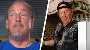 Ngôi sao chương trình Storage Wars, Darrell Sheets, từng phát hiện một thi thể với câu chuyện rùng rợn bên trong một kho chứa đồ.