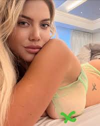 Wanda Naras latest photos turn up the heat: She poses topless on the beach  - Foto 29 de 39 | MARCA English