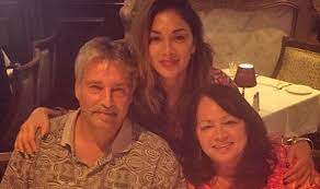 It was the two that moved young nicole to louisville, kentucky when. Nicole Scherzinger Cosies Up To Parents In Hawaii In Instagram Snap Celebrity News Showbiz Tv Express Co Uk