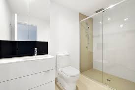 Pour nettoyer le fond des wc, videz tout d'abord l'eau de la cuvette. Detartrer Et Nettoyer Les Toilettes Sans Effort Amapa