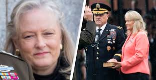 Patton is a real estate developer who lives with his wife and son in columbus, ohio. Wife Of Top Us General Saves Life Of Vet Who Collapsed During Veterans Day Ceremony Unilad