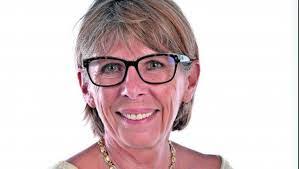 Sylvie Thomas's Instagram, Twitter & Facebook