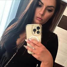 Posłuchaj mnie uważnie. Tu nie chodzi o to, żebym ja na Ciebie liczyła.  Chodzi o to, żebyś Ty na mnie liczył Żebyś wiedział, żebyś zawsze wiedział,  że masz na świecie człowieka, do