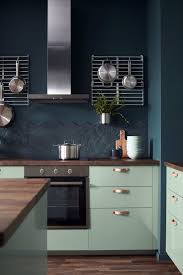 Illuminer nos meubles bas pour un résultat épatant ! Peinture Et Decoration Une Cuisine Verte