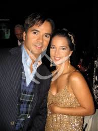 Tv host adamari lopez, luis fonsi's ex wife, sings his hit song echame la culpa on social media and followers go crazy with comments. Mezcal Entertainment