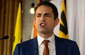 Tom van grieken scoorde met de geboorte van zijn zoon, conner rousseau met deelname aan de slimste mens en oppositiepartijen steken het meeste geld in facebook. Tom Van Grieken Over Vivaldi Vlaams Belang Is Klaar Voor Het Verzet Metro