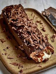 Nadiya Hussain S Eclair Roll Easy Christmas Dessert Recipe Recipe Christmas Desserts Easy Christmas Food Desserts Easy Dessert Recipes Christmas