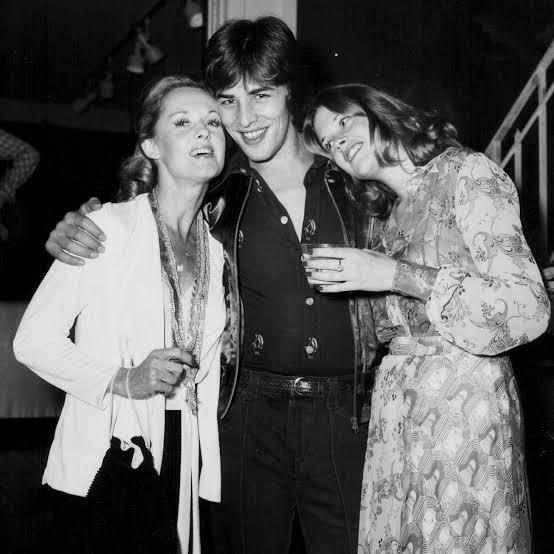 15 Vintage Photos of Melanie Griffith with Mom Tippi Hedren and  Granddaughter Dakota Johnson