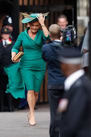 15 october 1959) is a member of the extended british royal family. Sarah Ferguson Duchess Of York Looks Stunning In A Green Dress At Her Daughter Princess Eugenie S Wedding Eugenie Wedding Duchess Of York Sarah Ferguson