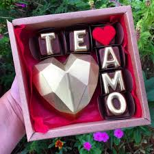 Pin De Merling Salazar En Truffles Bonbons Petit Fours En 2020 Corazones De Chocolate Recetas De Bombones Chocolate Artesanal