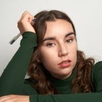 Lindsey Schneider's Instagram, Twitter & Facebook