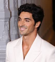 Taylor Zakhar Perez in Gucci for last night's LACMAGala ✨