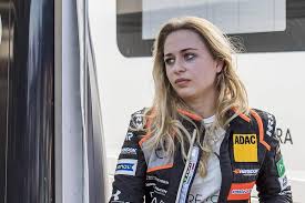 Sophia flörsch stieg erst in die formel 3 auf. Formel 3 In Macau Horrorcrash Bei Mick Schumachers Titeljagd Von Sophia Florsch Express De