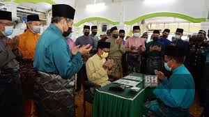 Kali ini kita akan mengajak kalian untuk menonton video doa berbuka puasa bersama jamal. Boleh Berbuka Puasa Jika Nyawa Diancam Mufti Kedah
