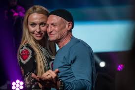 Например, в клипе «чай вдвоем» — «обними меня», ольгу. Ukrainskaya Pevica Olga Polyakova My S Muzhem Dogovorilis Chto U Nego Budut Deti A U Menya Karera Bulvar