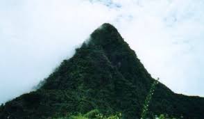 Batu maloi.jpg 960 × 640; Titiwangsa Mountains Of Malaysia X Trekkers