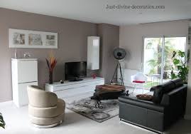 Recouvert de tissu taupe et de polyuréthane gris clair, le canapé va apporter une ambiance cosy à votre salon. Couleur Taupe Nos Idees Pour Bien L Associer Ctendance Fr