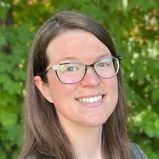 Amy Smith's Instagram, Twitter & Facebook