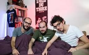 Entre les deux il se passe des trucs, bref c'est l'histoire d'un mec entre les deux… Bref Il N Y Aura Pas De Saison 2