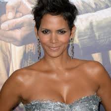 Black American Actresses Over 40 Halle Berry Promotes New Film Cloud Atlas Halle Berry Pictures Of Halle Berry Halle