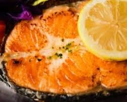 Recette De Darnes De Saumon Au Citron Et A La Moutarde Du Regime Miami Recette Darne De Saumon Recette Darne De Saumon Saumon