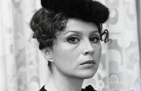 Emília vášáryová, doctor artis dramaticae is a slovak stage and screen actress, referred to as the first lady of slovak theater. Sarmantna Herecka Emilia Vasaryova Jubiluje