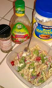 Pasta Salad Curly Pasta Costco Rottisserie Chicken Tomatoes Blanched Broccoli Feta Shredded Carrots Peas Delicious Soup Chicken Recipes Soup And Salad