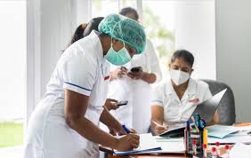 It was first identified in december 2019 in wuhan,. Táº­p Huáº¥n Cho Nhan Vien Y Táº¿ Vá» Tiem Váº¯c Xin Phong Covid 19 Openwho