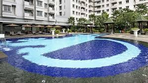 Untuk kolam renang hotel merlynn park yang khusus dewasa terdapat kolam renang air laut di luar ruangan. 8 Hotel Staycation 500 Ribuan Plus Kolam Renang Di Jakarta