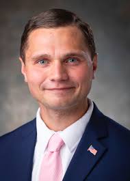 Bradley Petersen's Instagram, Twitter & Facebook