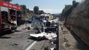Un grave incidente stradale, con un bilancio di due morti e un ferito, si è verificato questa mattina sulla statale 16 tra brindisi e bari, all'altezza di fasano. Canale 7 Tv Incidente Sulla Statale 172 A Fasano E Solo Una La Vittima