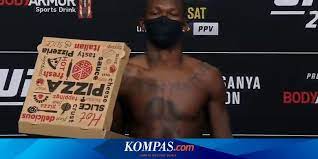 He is currently competing in the middleweight division of the ultimate fighting championship. Content Spoiler Kekalaham Israel Adesanya Hasil Ufc 259 2 Ronde Ditindih Jan Blachowicz Israel Adesanya Telan Kekalahan Pertama Bolasport Com Israel Adesanya Vs Nase Foai