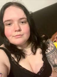 you were today years old when you found out that after you tap the ❤️ u  will get special pics! (anyone brave enough to try it? 🤭)