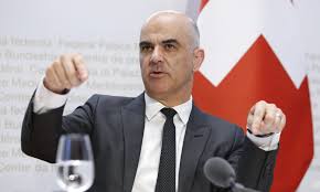 La suisse est constituée de plusieurs cantons et ces derniers obéissent tous à des traditions différentes, les unes des autres. Le Conseil Federal Devoile Ses Nouvelles Mesures Lfm La Radio