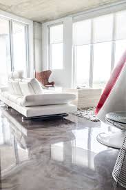 Adoptez Le Plancher En Epoxy Metallise Dans Votre Salon Salon House Appartement Montreal Design Plancher Epox Metallic Epoxy Floor Epoxy Floor Flooring