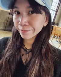 Andrea Lin ♾書婷| 「生活有進有退，輸什麼也不能輸了心情。」 最近我真的事情很多總是有口悶氣哽在喉嚨對啊！別意外