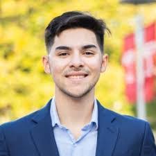 Bernie Fielder's Instagram, Twitter & Facebook